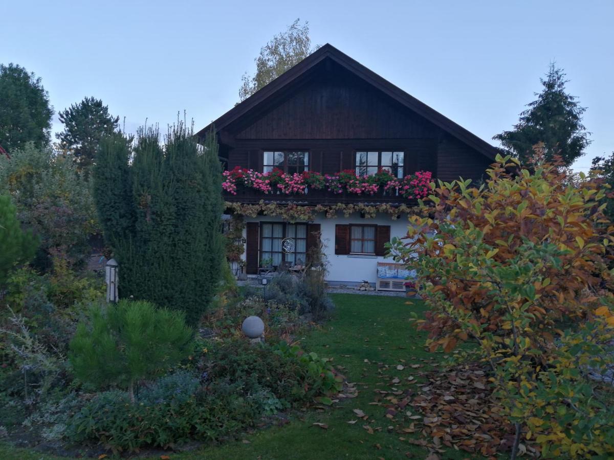 Apartment Haus Merlin Am Boeckelsberg Weimar  Buitenkant foto