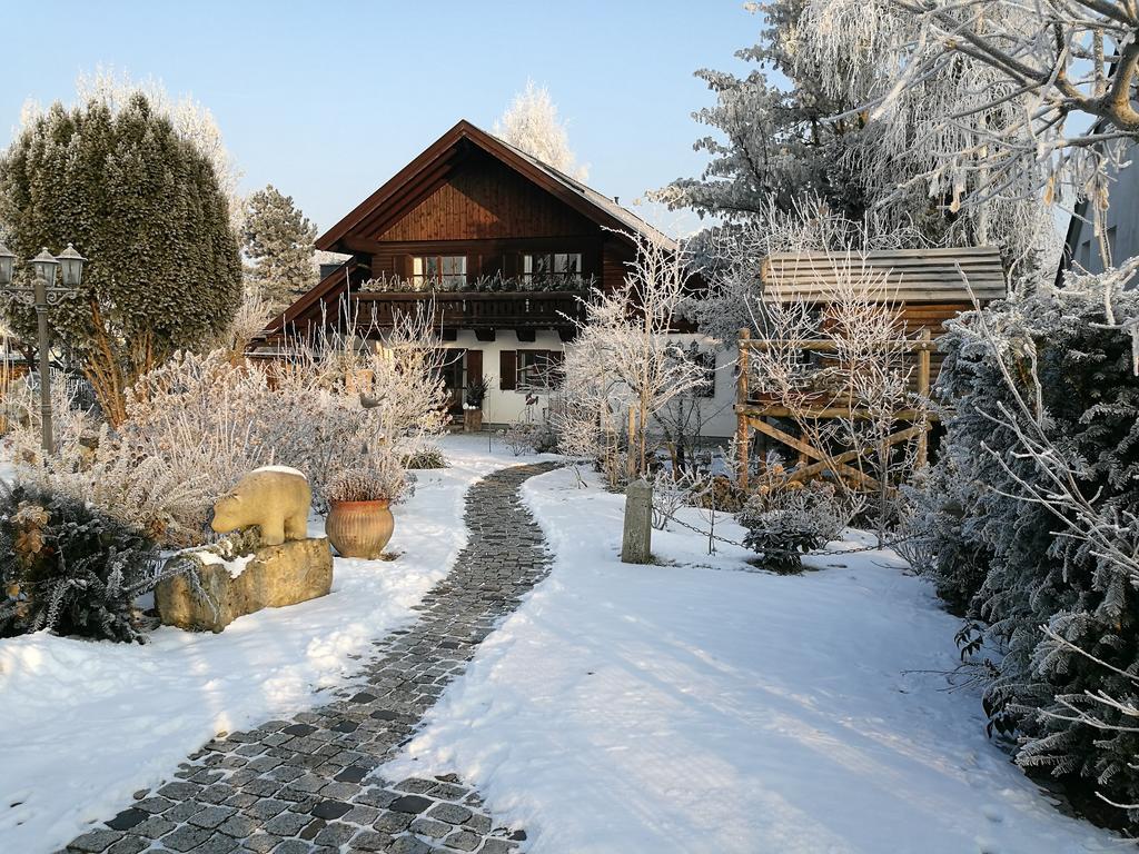 Apartment Haus Merlin Am Boeckelsberg Weimar  Buitenkant foto